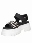 Sandalia negra de mujer Zappa G371 con diseño contemporáneo y taco bloque de 5.5 cm.