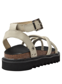 Calzado femenino beige de cuero, con correas cruzadas y suela dentada, ideal para actividades al aire libre.