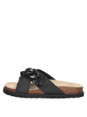Elegante sandalia de cuero negro con cadena decorativa, combina con estilos bohemios y chic relajado.