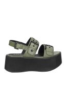 Sandalia verde de cuero Zappa, diseño único y cómodo para estilo informal femenino.