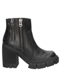 Calzado de cuero negro con diseño moderno y funcional, cierre de cremallera, perfecto para meses fríos y ocasiones casuales.