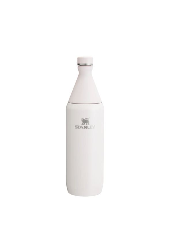 Botella de acero inoxidable rosada, género niño, recomendada para actividades outdoor y picnics.