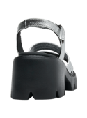 Elegante sandalia de cuero plata para mujer, taco bloque y forro de poliuretano, estilo casual.