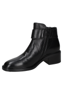 Botín negro de cuero femenino con taco medio, correa decorativa y hebilla metálica para un toque moderno.