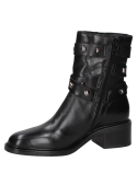 Elegante botín de cuero negro con punta redondeada, ideal para un look urbano y casual.