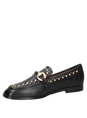 elegante zapato mocasín de cuero negro para mujer con adorno metálico y tachas, adecuado para looks casuales y formales