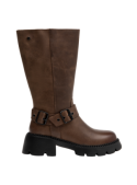 Calzado de cuero café para mujer, diseño casual con suela gruesa y tacos para mejor agarre en terrenos variados.