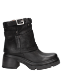 Calzado utilitario de cuero negro para mujer, cierre superior con hebilla ajustable, combina con atuendos casuales.