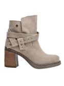 Botín de cuero taupe para mujer con estilo casual, correa doble y hebillas sutiles, adecuado para entretiempo.