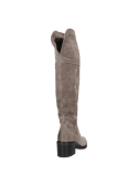Bota de cuero gris para mujer, tacón cuadrado que ofrece estabilidad y comodidad para uso diario.