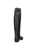 Calzado de cuero negro para mujer, estilo minimalista, con tacón bajo grueso para mayor estabilidad y comodidad.