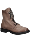 Botín taupe de cuero para mujer con caña media y diseño casual, ideal para caminatas urbanas, con ornamento de estrella.