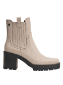 Botín Chelsea beige de cuero para mujer, combina con estilos relajados.