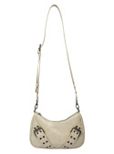 Textura lisa de PU similar al cuero, ideal para estilos casuales y streetwear.