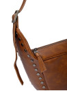 Bandolera camel casual para mujer, material PU suave con remaches decorativos en los costados.