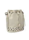 Cartera femenina con base decorada en formas geométricas metálicas.