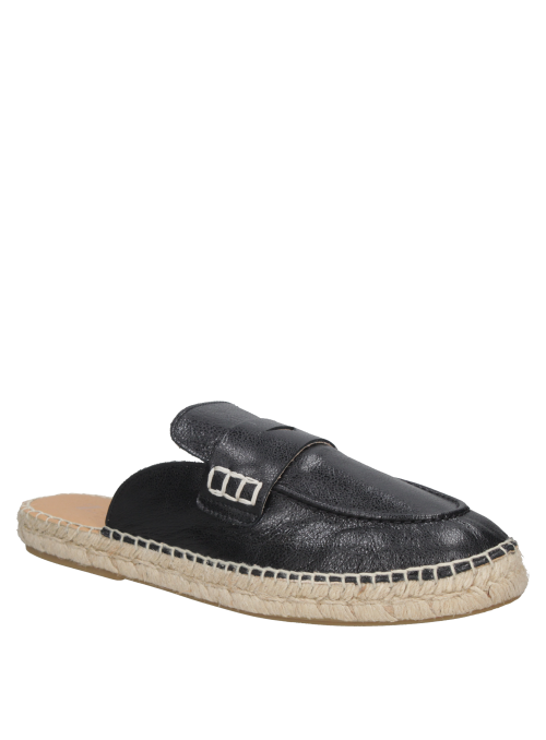 Alpargata de cuero negro para mujer, diseño moderno con suela de esparto rústica.