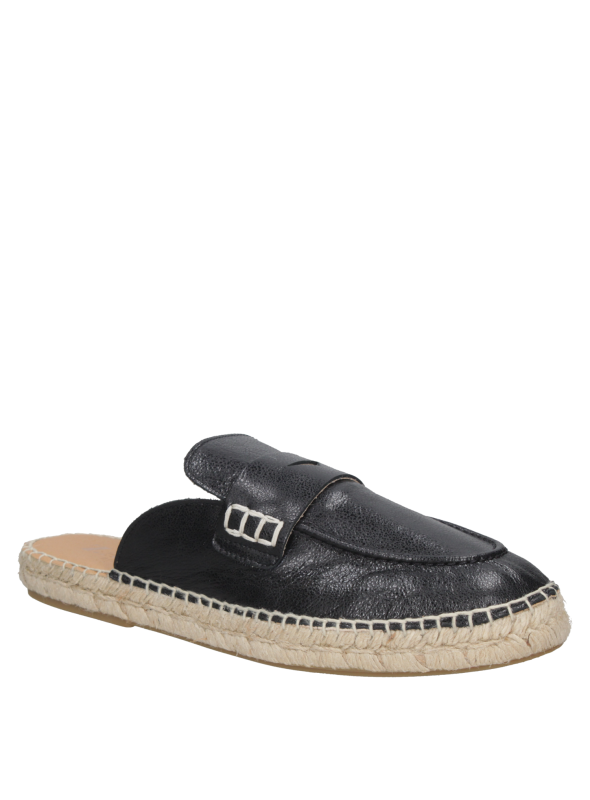 Alpargata de cuero negro para mujer, diseño moderno con suela de esparto rústica.