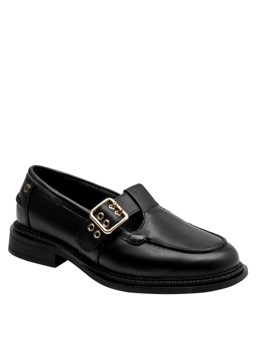 Clásico mocasín de cuero negro para mujer, combina con atuendos formales y casuales.