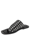Sandalia negra de cuero con punta abierta, ideal para mujer en estilo casual.