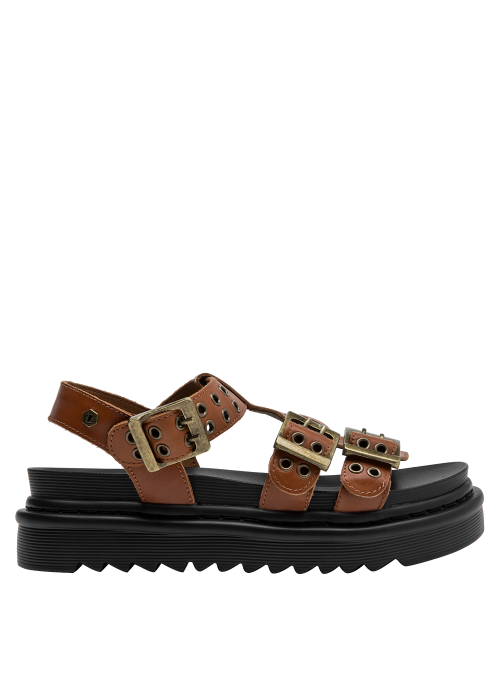 Sandalia de cuero camel mostrando su versatilidad para looks casuales de temporada.
