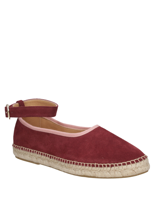 Alpargata burdeo de mujer, cuero con taco plano, ideal para paseos y momentos casuales.