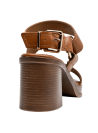 Sandalia de cuero camel para mujer con punta abierta y taco bloque de 8 cm.