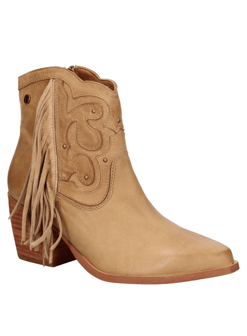 Calzado vaquero camel para mujer en cuero, ideal para oficina o salidas casuales.