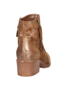 Botín camel de cuero para mujer, estilo casual con diseño limpio, perfecto para días frescos.
