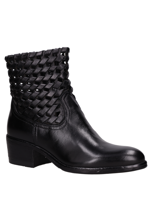 Botín urbano de cuero negro, silueta adaptable para estilos casuales y pulidos.