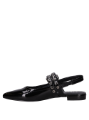 Elegante ballerina de mujer en charol negro para looks casual-chic.