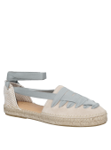Alpargata beige de cuero para mujer, ideal para combinar con jeans o vestido.