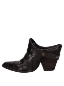 calzado de cuero negro femenino, ideal para conjuntos formales o smart-casual