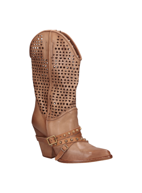 Bota de cuero camel para mujer, diseño sofisticado con taco bloque, realza cualquier conjunto casual o formal.