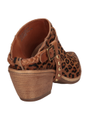 Taco bloque de 6,5 cm en cuero animal print, combinando altura y estabilidad para mujer.