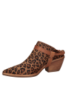 Perfil del zapato de cuero con líneas limpias, mostrando su estilo moderno y sofisticado.