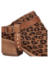 Zapato de cuero animal print con punta puntiaguda y taco bloque de 6,5 cm para mujer.