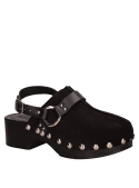 Zapato de cuero negro para mujer, combina con jeans o falda midi para un look urbano.