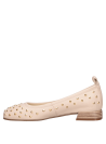 Calzado casual beige de cuero con forro en PU y diseño clásico para mujer.