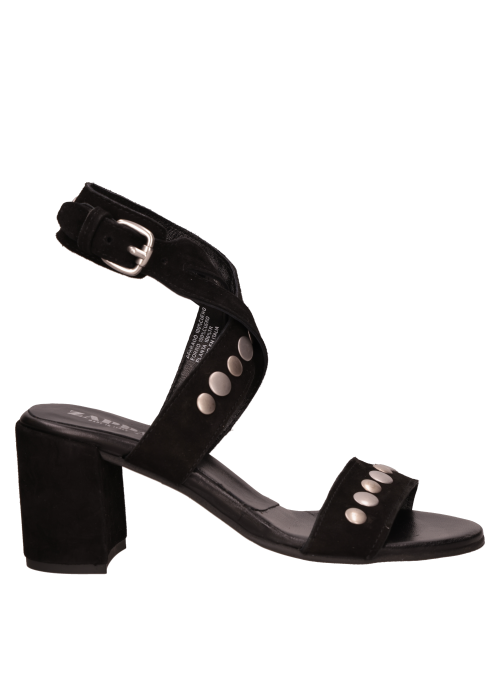 Elegante sandalia de cuero negro para mujer, combinable con diversos atuendos.