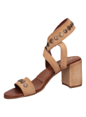Sandalia beige de cuero con taco bloque, punta abierta y forro PU, ideal para mujer en estilo casual.