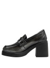 mocasín de cuero gris para mujer, perfecto con vestido midi y chaqueta.