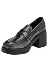 mocasín gris de cuero para mujer, estilo casual, ideal para ocasiones urbanas.