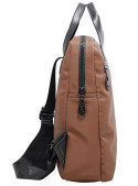 Mochila casual camel para mujer, fabricada en PU engomado, resistente y elegante.