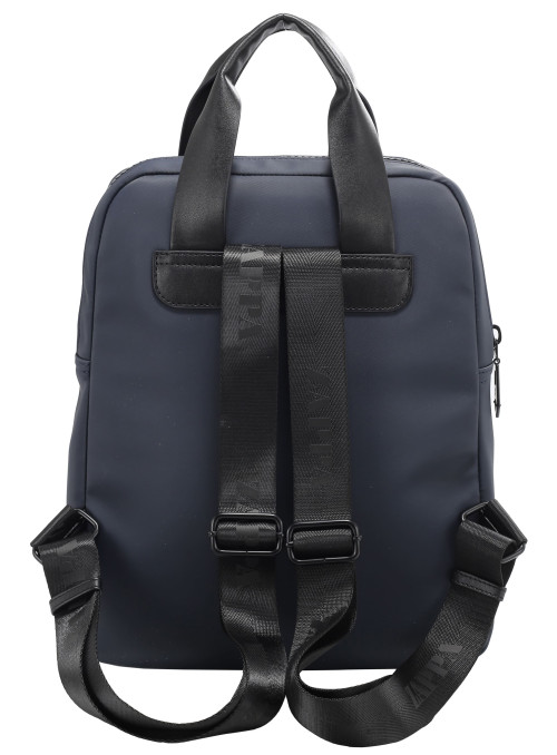 Mochila azul para mujer con textura moderna, ideal para el estilo casual.