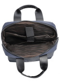 Mocha azul casual mujer con detalles negros, ideal para actividades diarias.