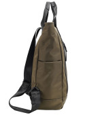 Mochila verde de nylon para mujer, diseño contemporáneo, perfecta para actividades diarias.