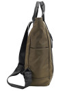 Mochila verde de nylon para mujer, diseño contemporáneo, perfecta para actividades diarias.