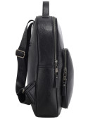 "Mochila negra para mujer, diseño casual, perfecta para llevar notebooks de hasta 15""."