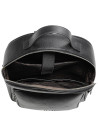 Mochila casual negra para mujer, con correas ajustables, ideal para el uso diario.